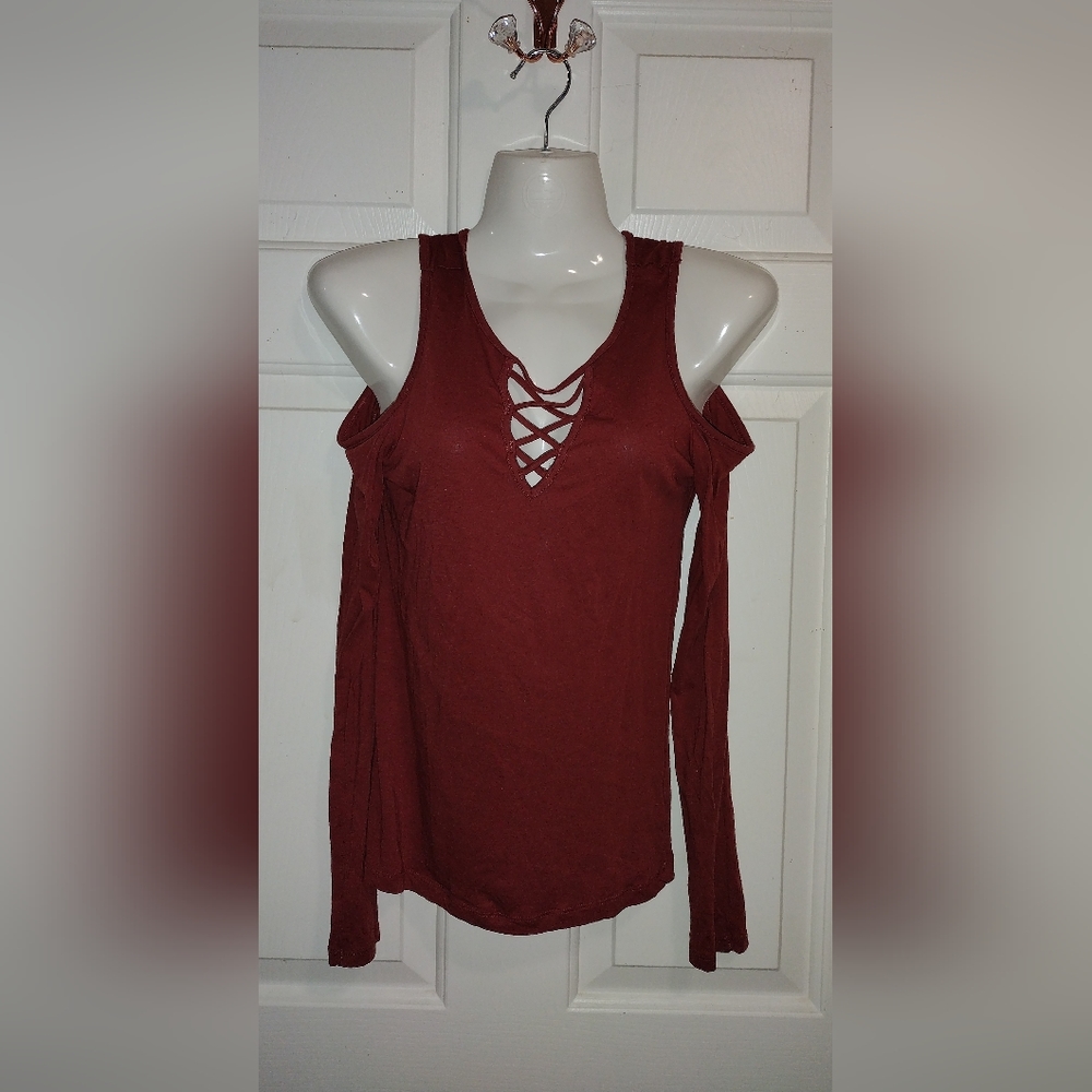 Ambiance Cold Shoulder Top Small